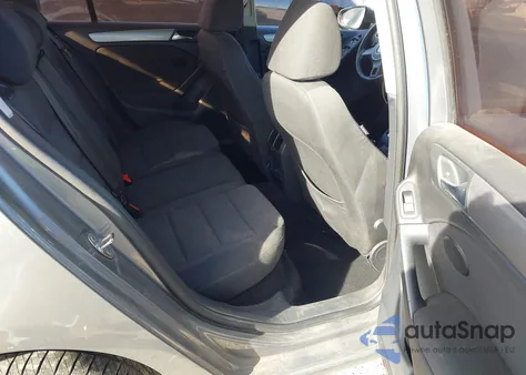 2013 Volkswagen Golf 2.5L 4-Door z USA, uszkodzony, nr VIN WVWDB7AJ8DW119946